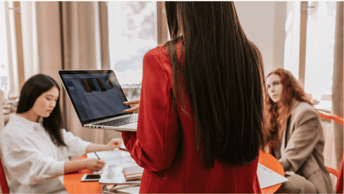 How to Navigate Returning to Work After Parental Leave Without Losing Your Mind